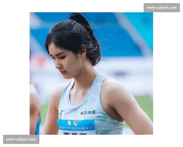 田径女神夏思凝：顶级颜值藏着力量美学